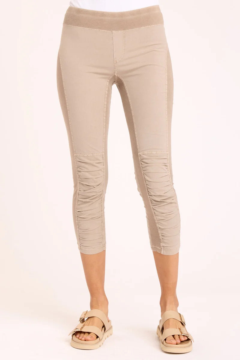 Jetter Crop Legging - Sandalwood Pigment